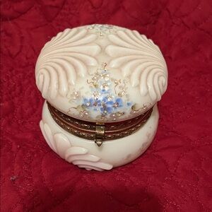 1890 Antique C.F. Monroe Wavecrest Opal Glass Floral Scalloped Shell Dresser Box